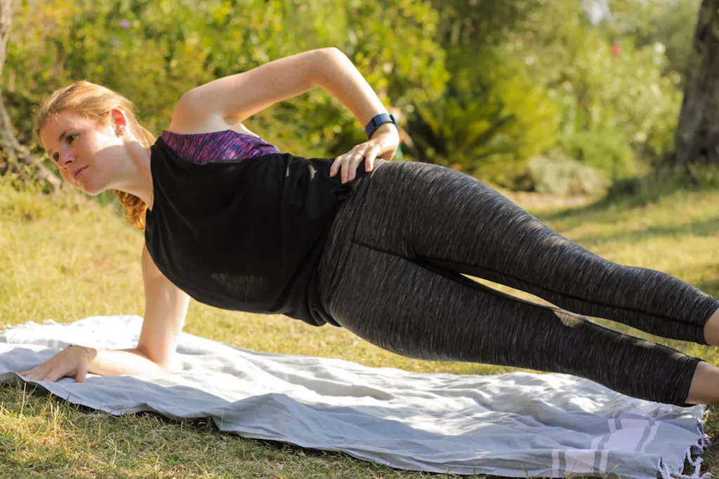 Side Plank Hip Dip