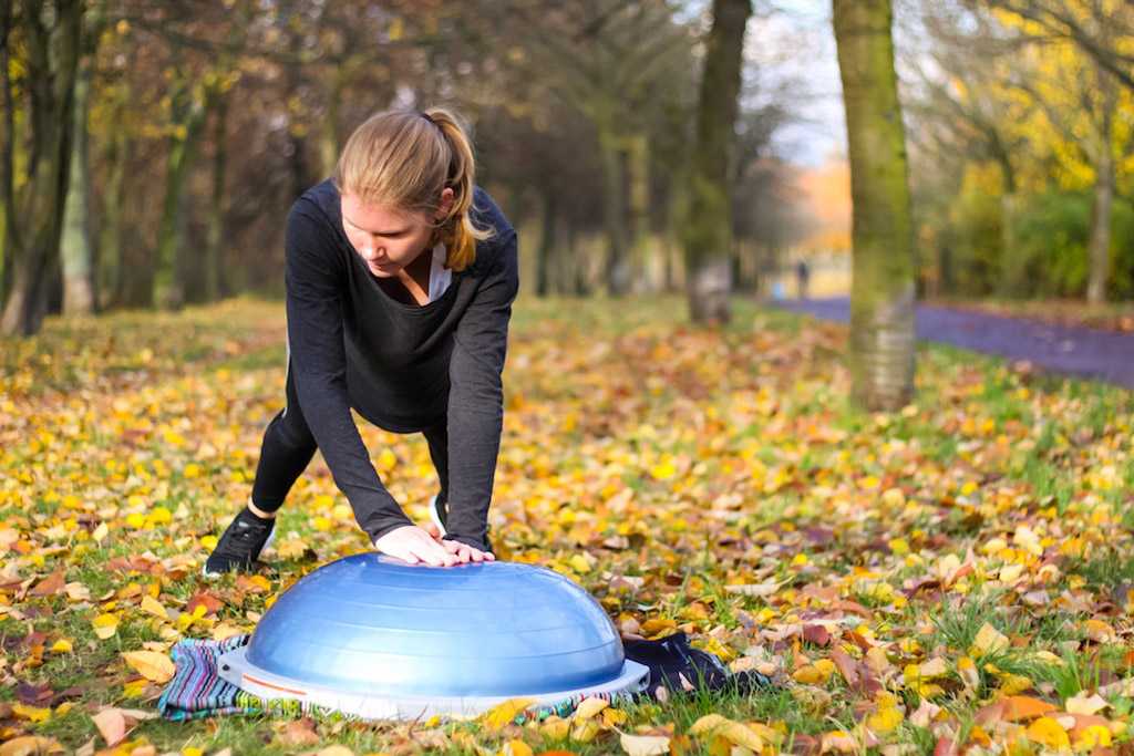 alternating push-up with BOSU ball