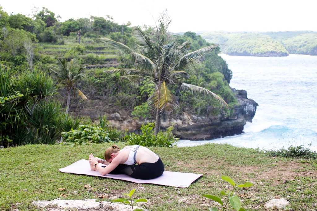 yoga stretch seated forward fold
