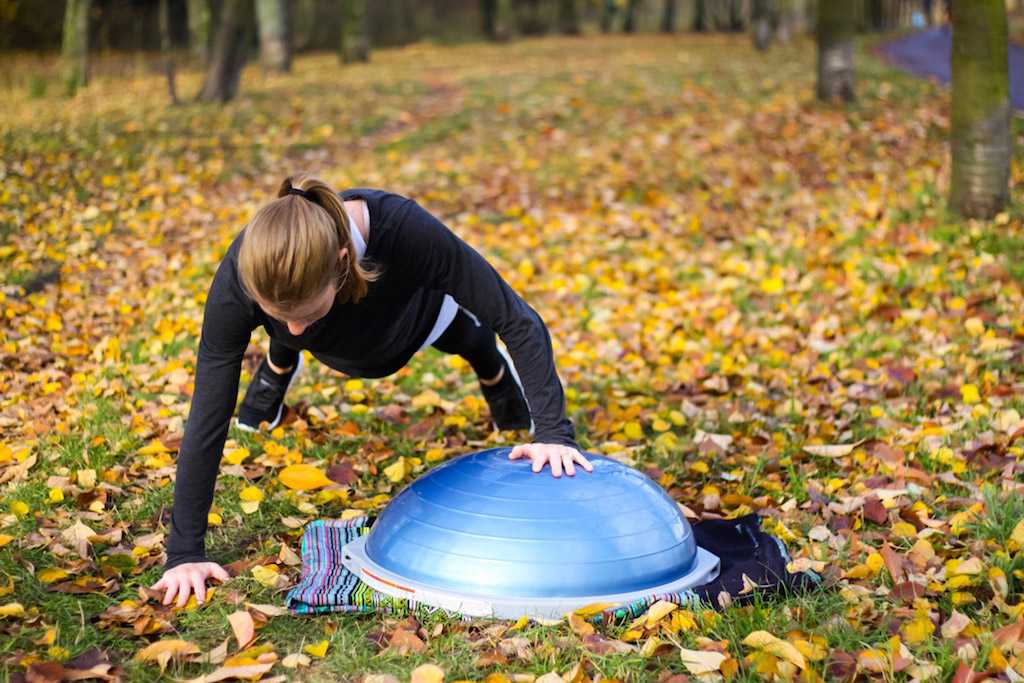 alternating push-up with BOSU ball